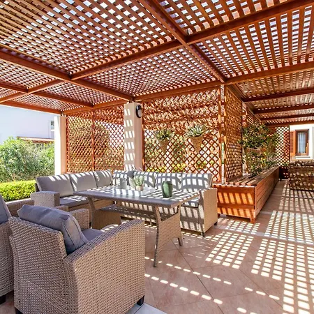 Villa Gold Crest In Drapanias Beach, Nopigia *