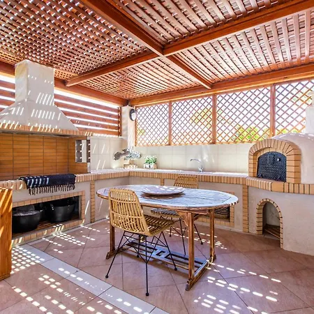 Villa Gold Crest In Drapanias Beach, Nopigia *